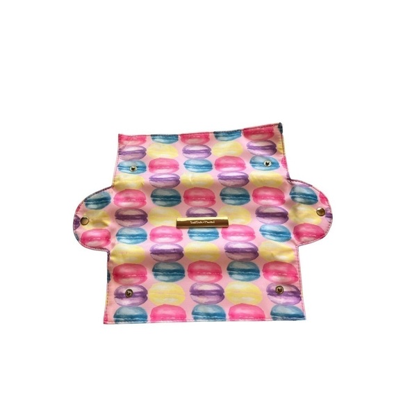 Tartan & twine macaroon print baby pink fabric case - Picture 2 of 5